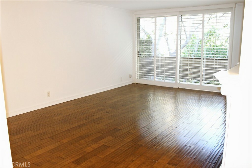 Property Photo:  11645 Montana Avenue 229  CA 90049 