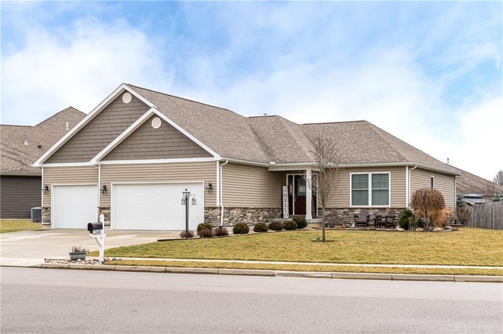 Property Photo:  2609 Shady Tree Drive  OH 45373 