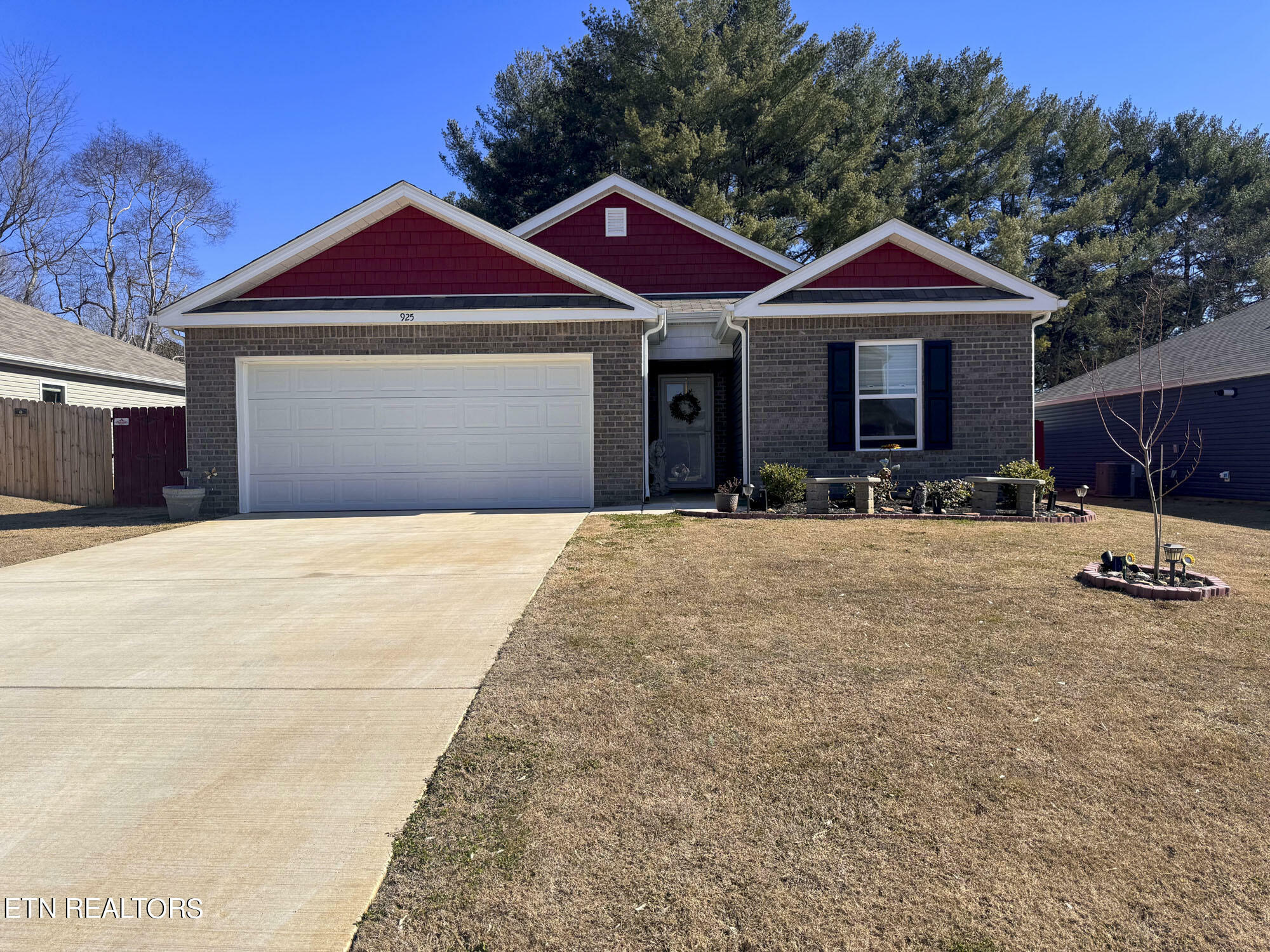 Property Photo:  925 Erica Drive  TN 37877 