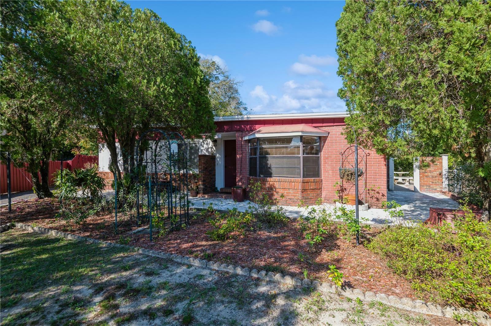 Property Photo:  1628 Pontiac Court  FL 32808 