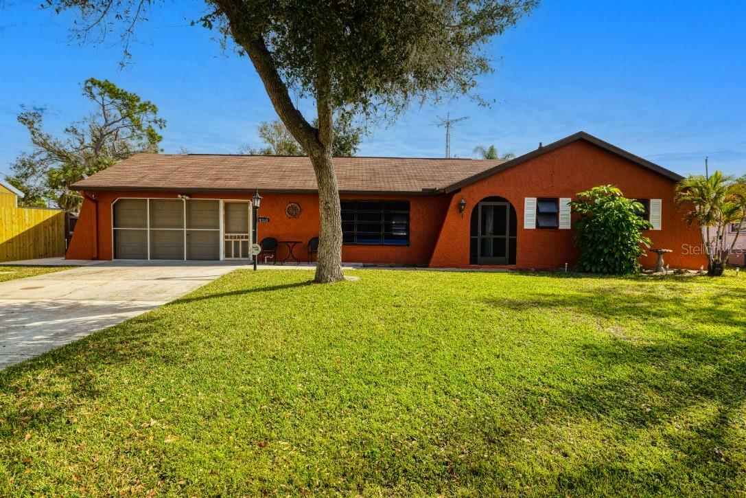 Property Photo:  1310 Eagle Street  FL 33952 