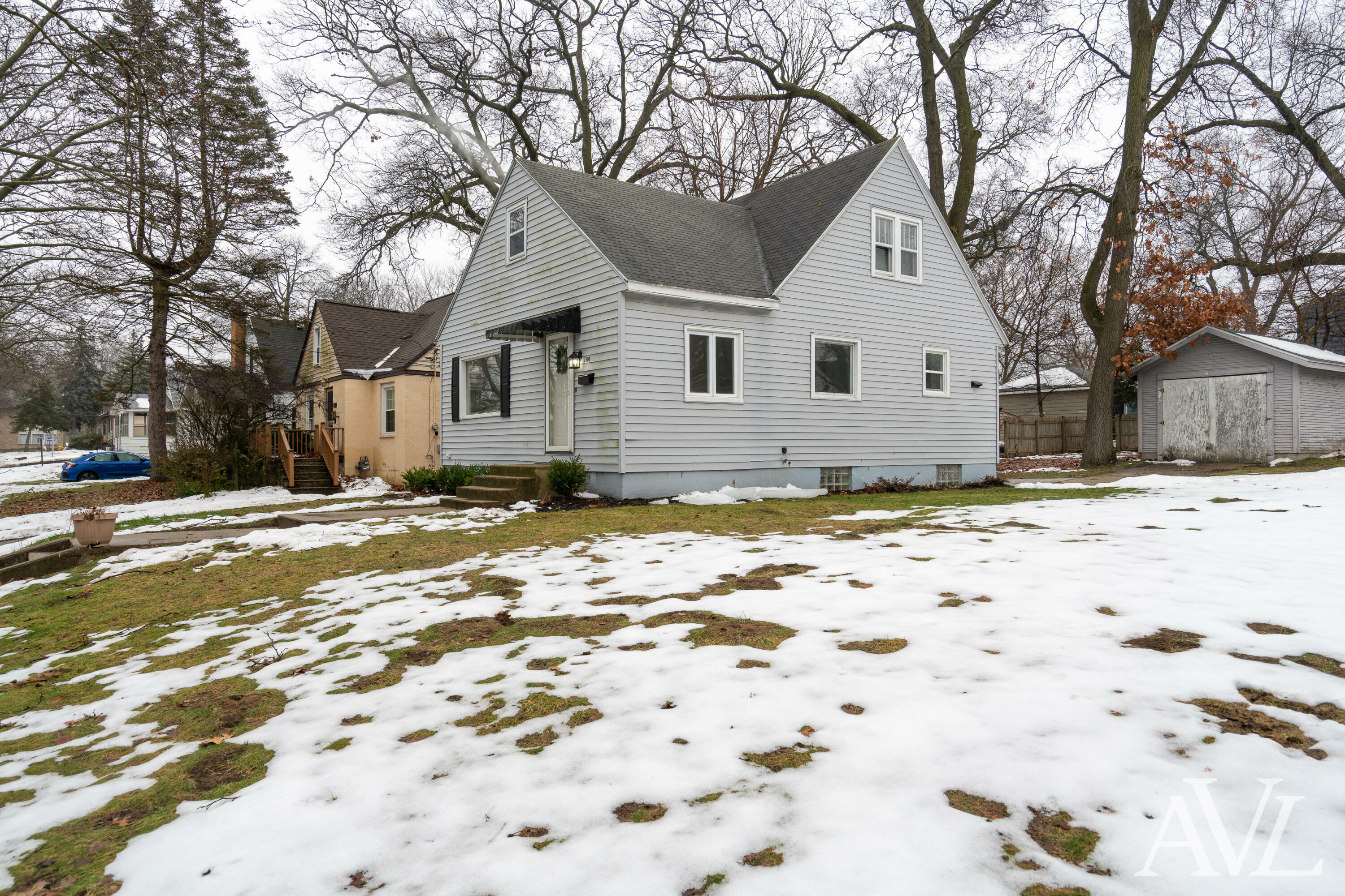 Property Photo:  1104 Maybelle Street NE  MI 49503 