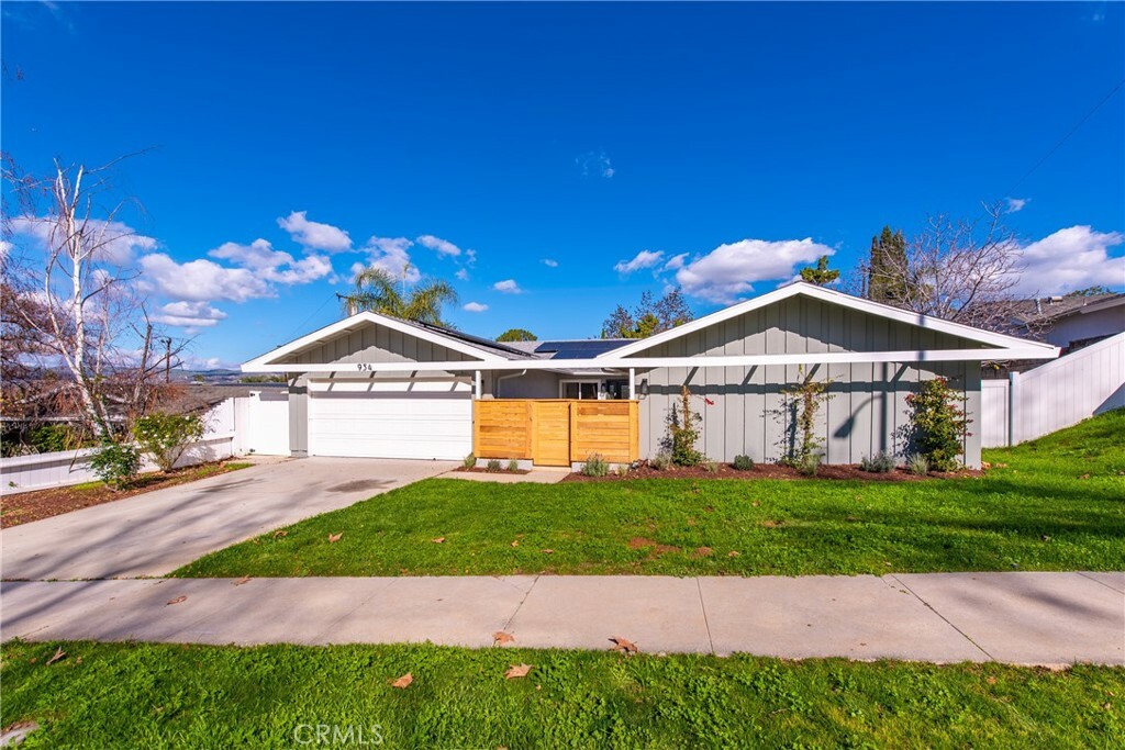 954 Planetree Avenue  Simi Valley CA 93065 photo