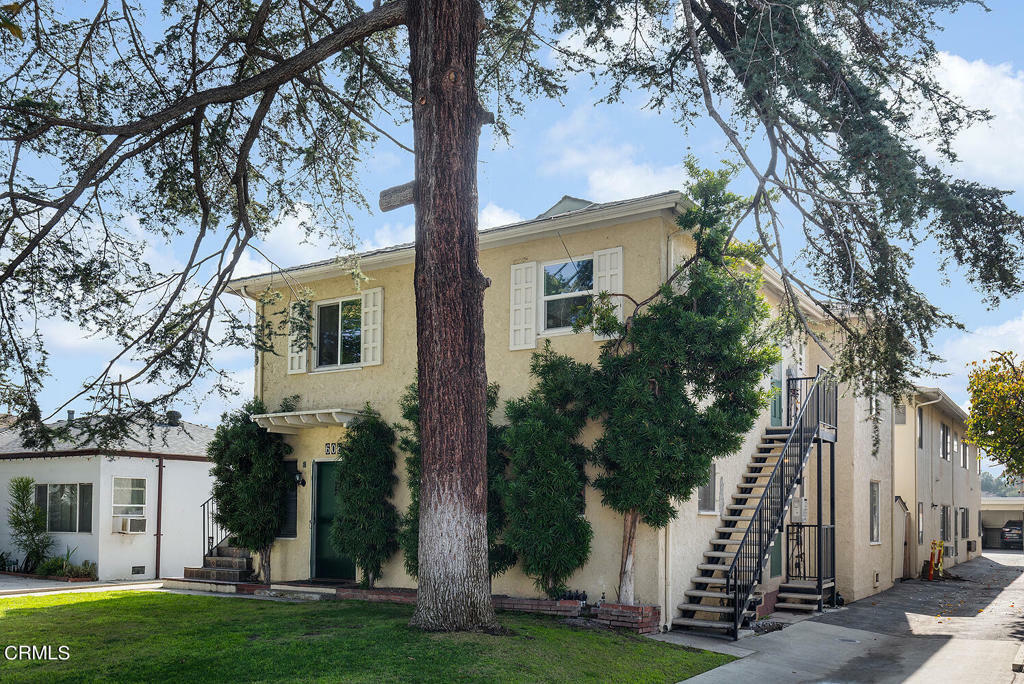 Property Photo:  604 Hawthorne Street  CA 91204 