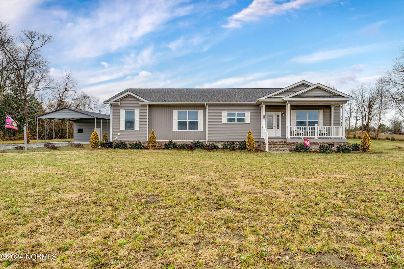Property Photo:  143 Island Creek Road  NC 28458 
