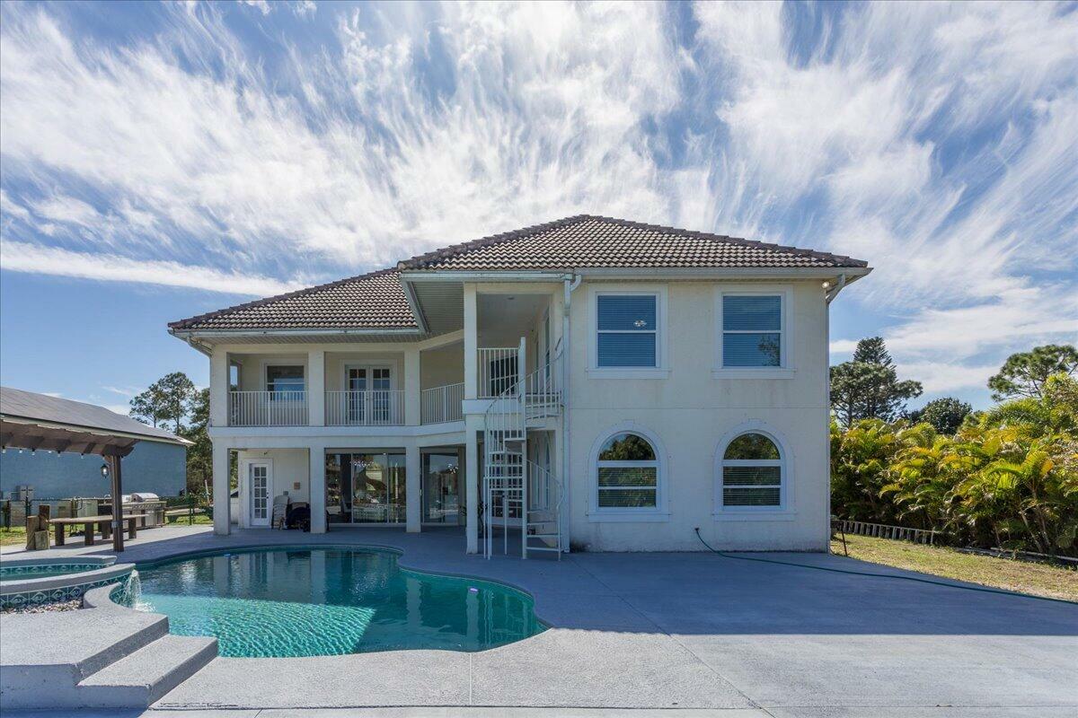 Property Photo: 2421 SE North Lookout Boulevard FL 34984