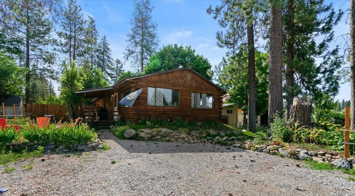 Property Photo:  40599 Westline Rd  WA 99148 