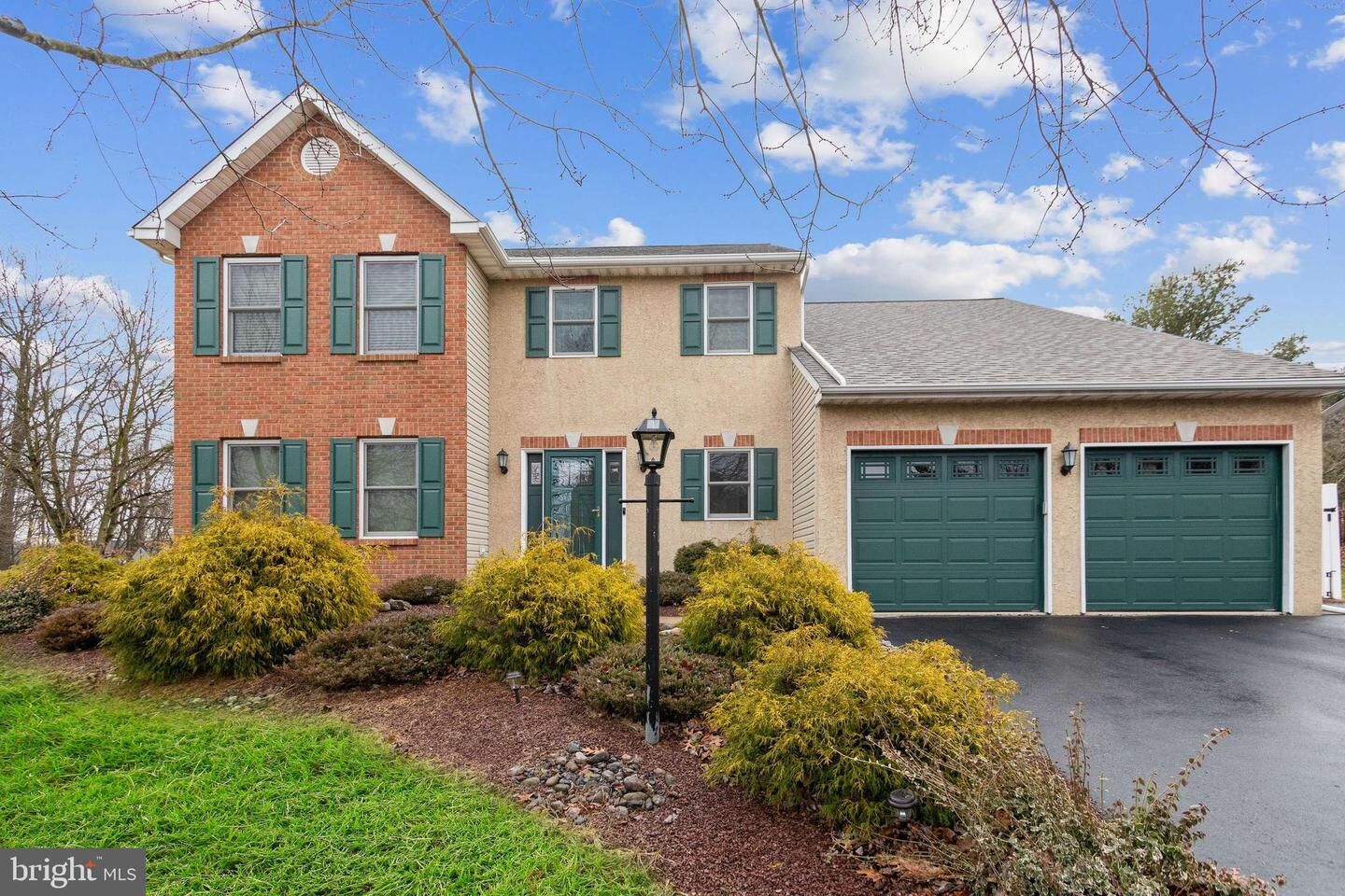 Property Photo:  900 Harcourt Lane  PA 19438 