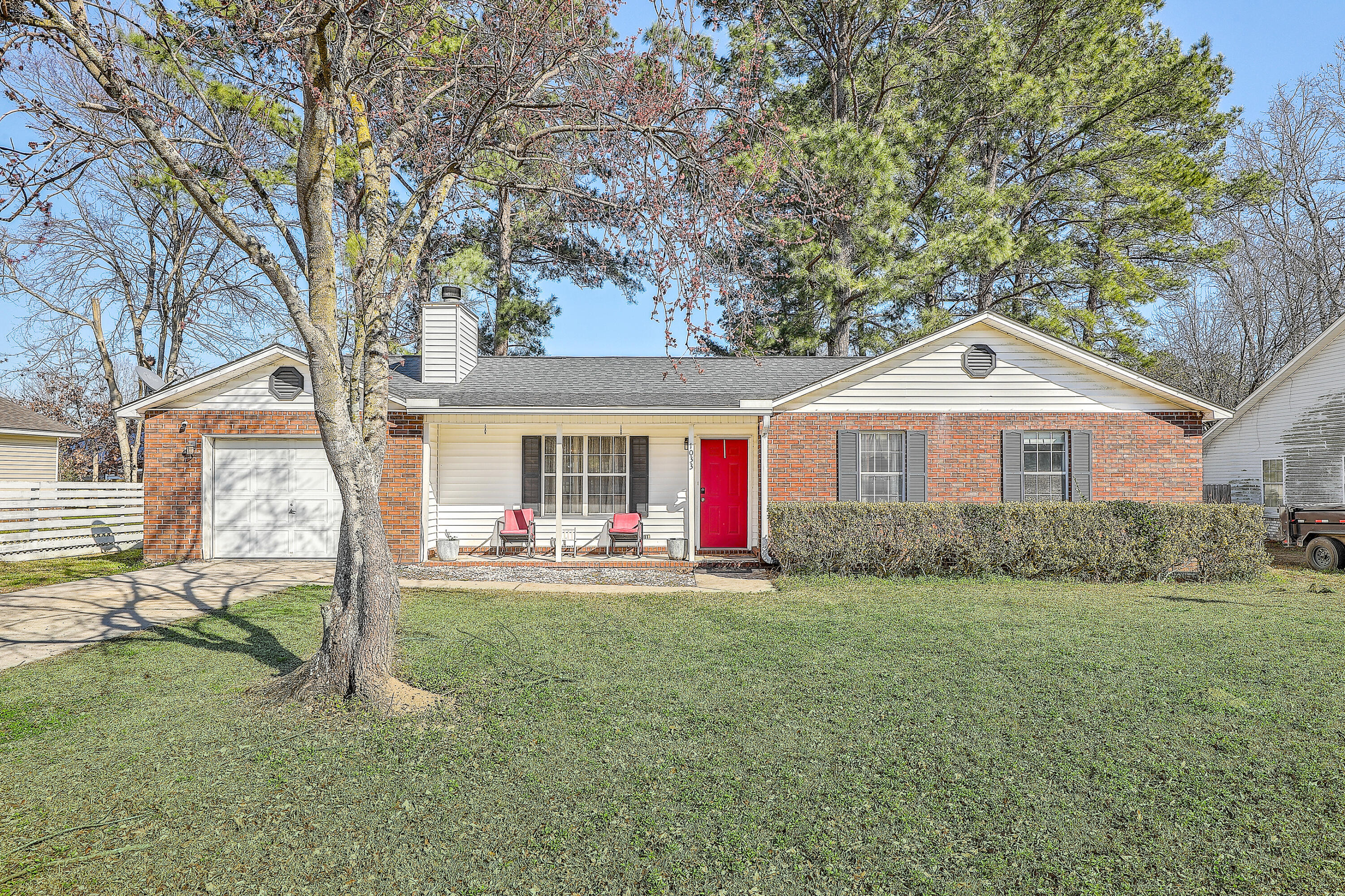Property Photo: 1033 Limerick Drive SC 29461