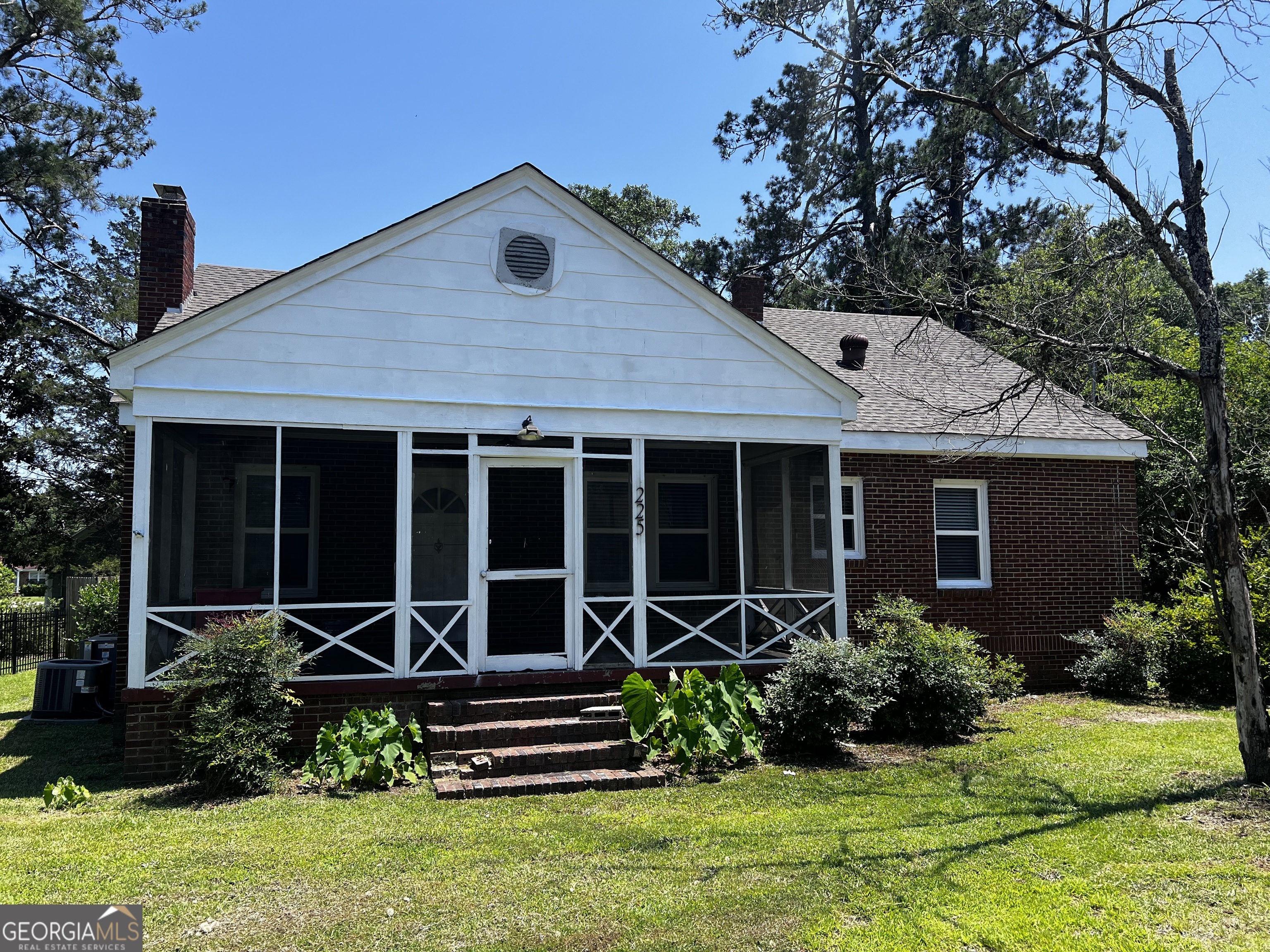Property Photo: 225 Gordon Street GA 30824