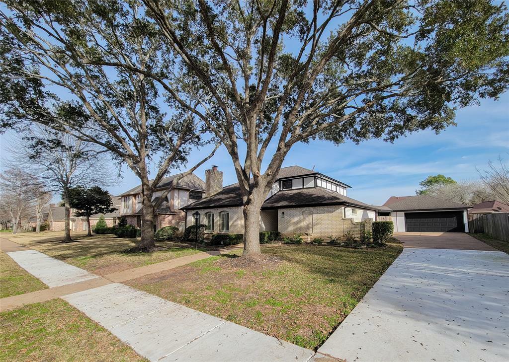 Property Photo:  4003 W Valley Drive  TX 77459 