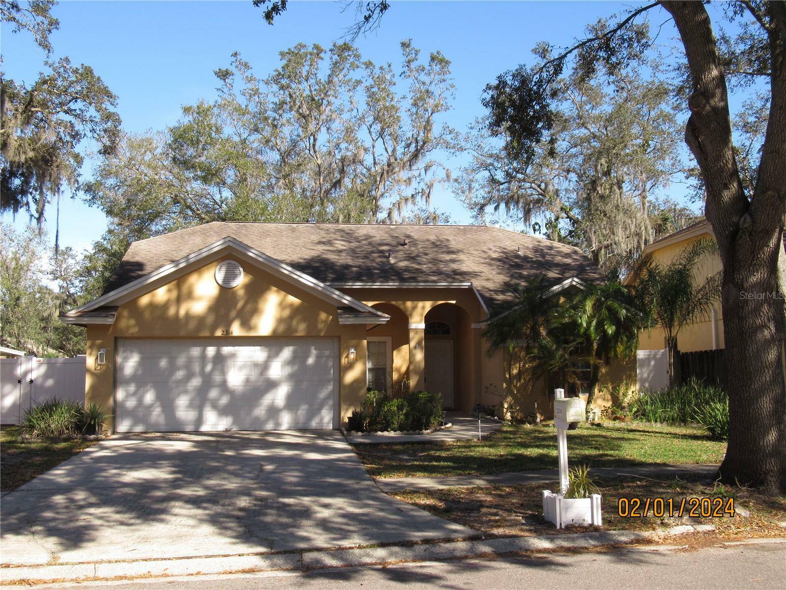 Property Photo:  2314 Kenwick Drive  FL 33596 