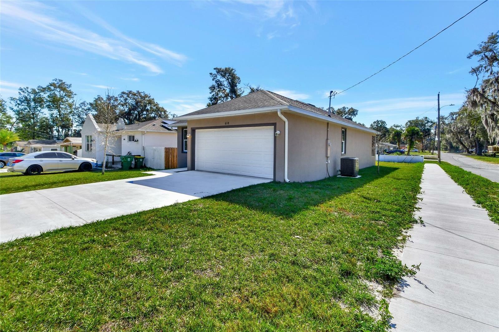 Property Photo:  618 W Voorhis Avenue  FL 32720 