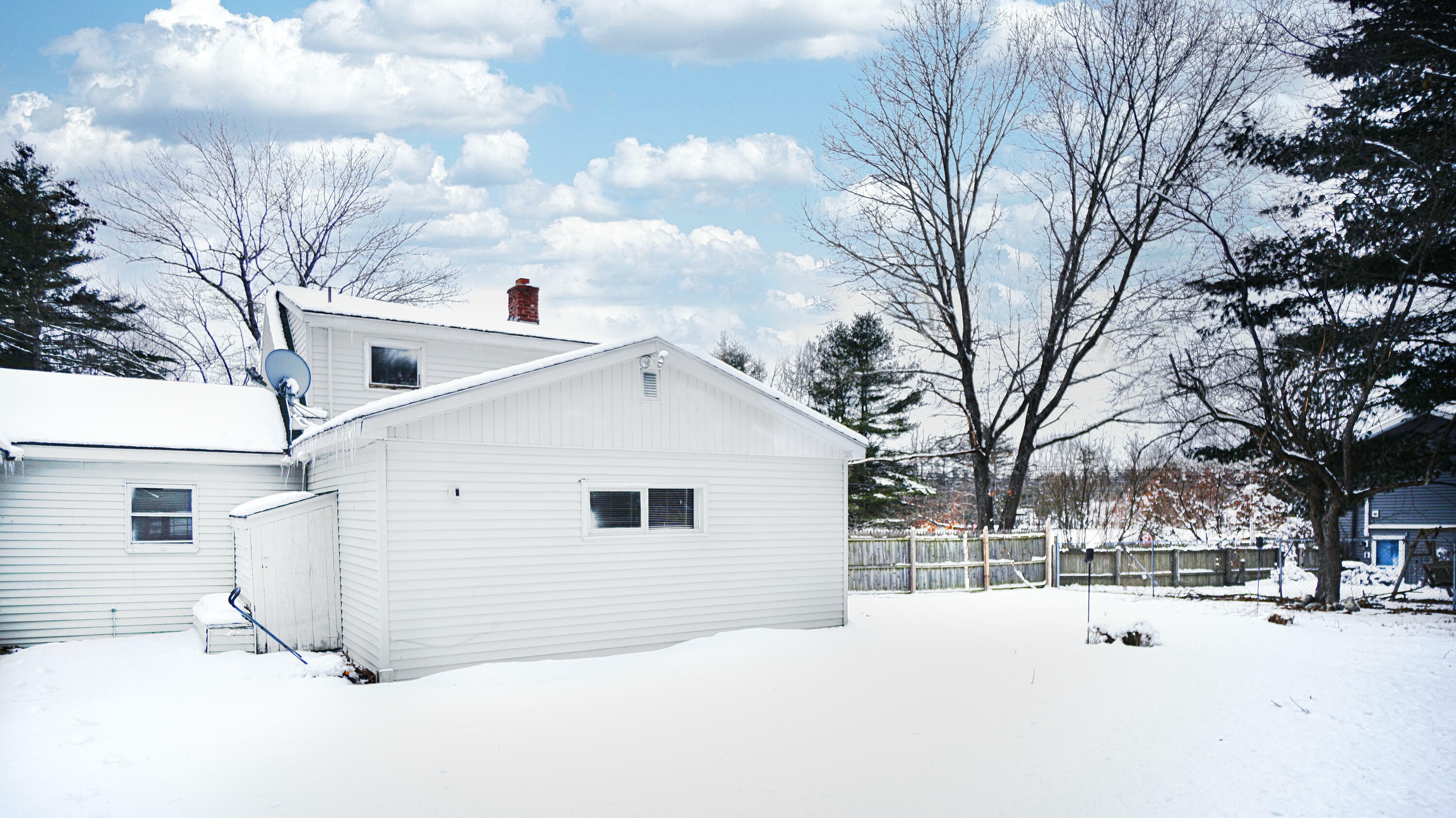 Property Photo:  409 Pope Road  ME 04062 