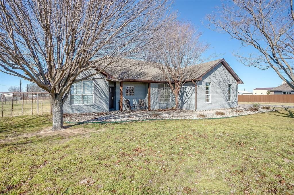 Property Photo: 638 Olive Branch Road TX 76087
