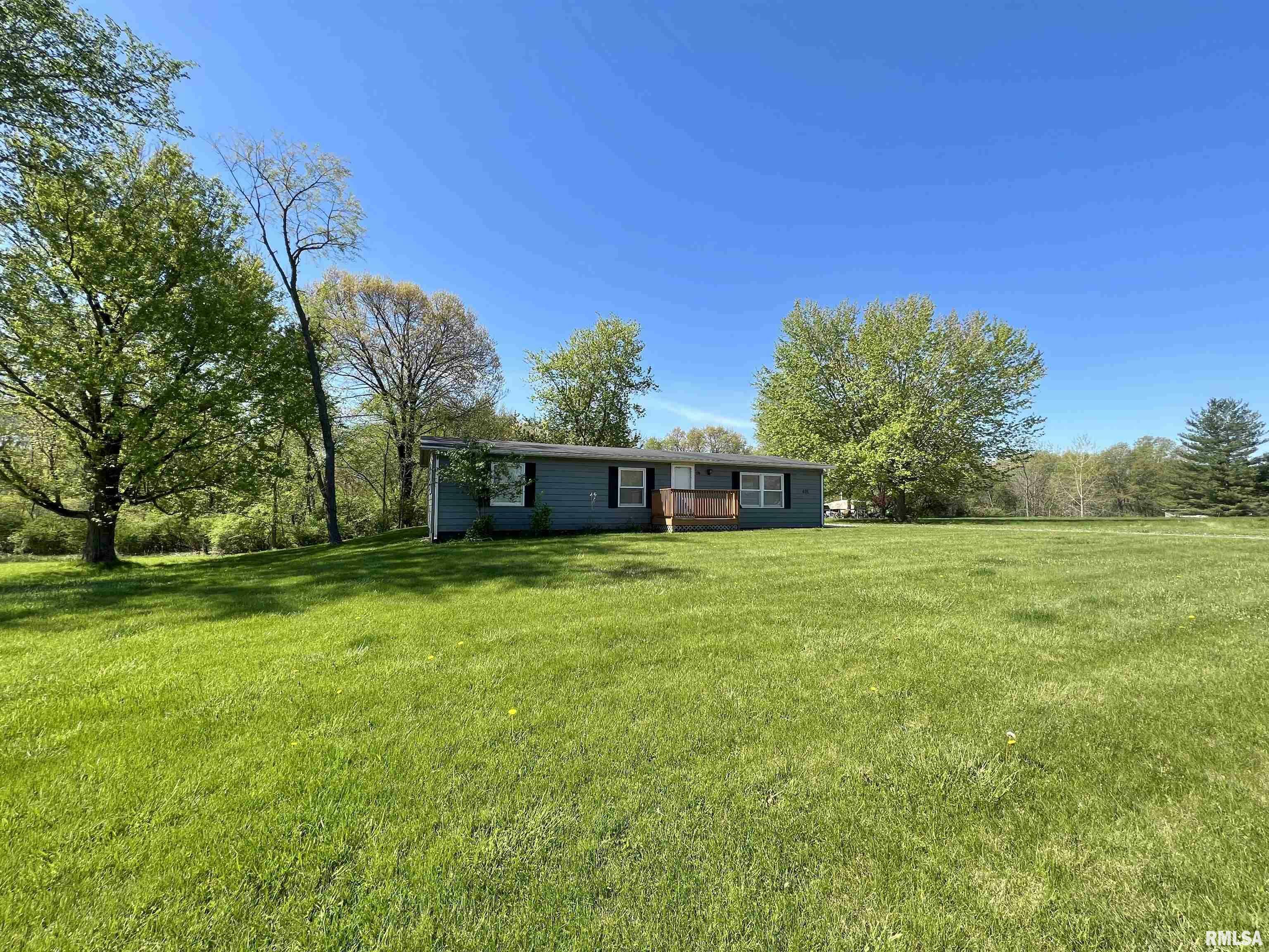 Property Photo:  2401 Lakeview Road South  IL 61428 