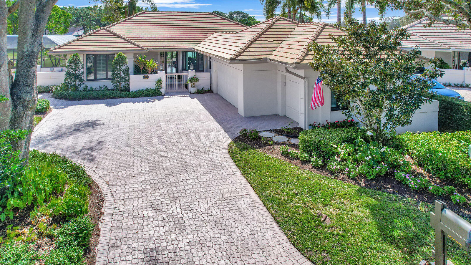 Property Photo:  5862 SE Oakmont Place  FL 34997 
