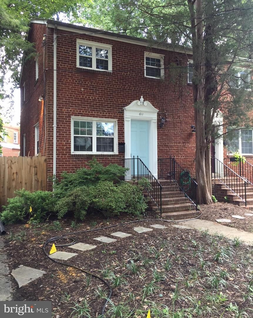 Property Photo:  611 Ramsey Street  VA 22301 