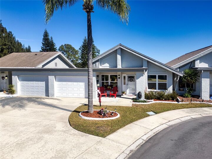 Property Photo:  104 Carswell Circle 10  FL 33573 