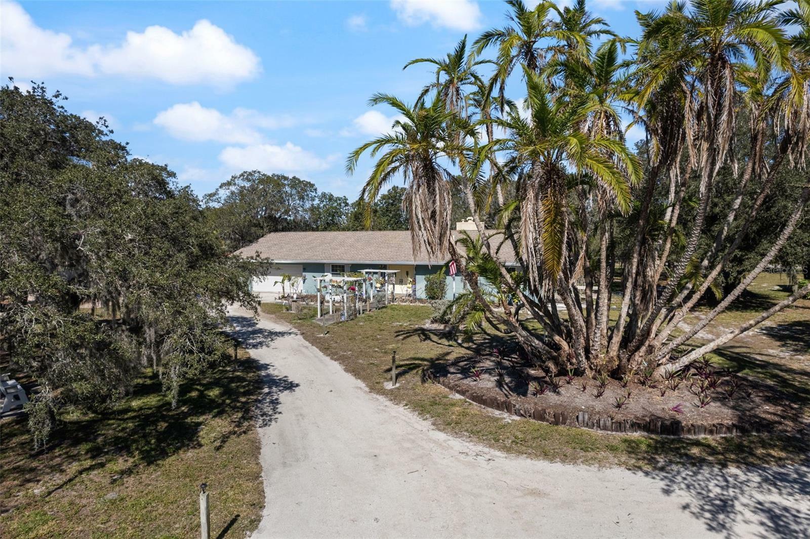 Property Photo: 1601 Stephens Road FL 33570