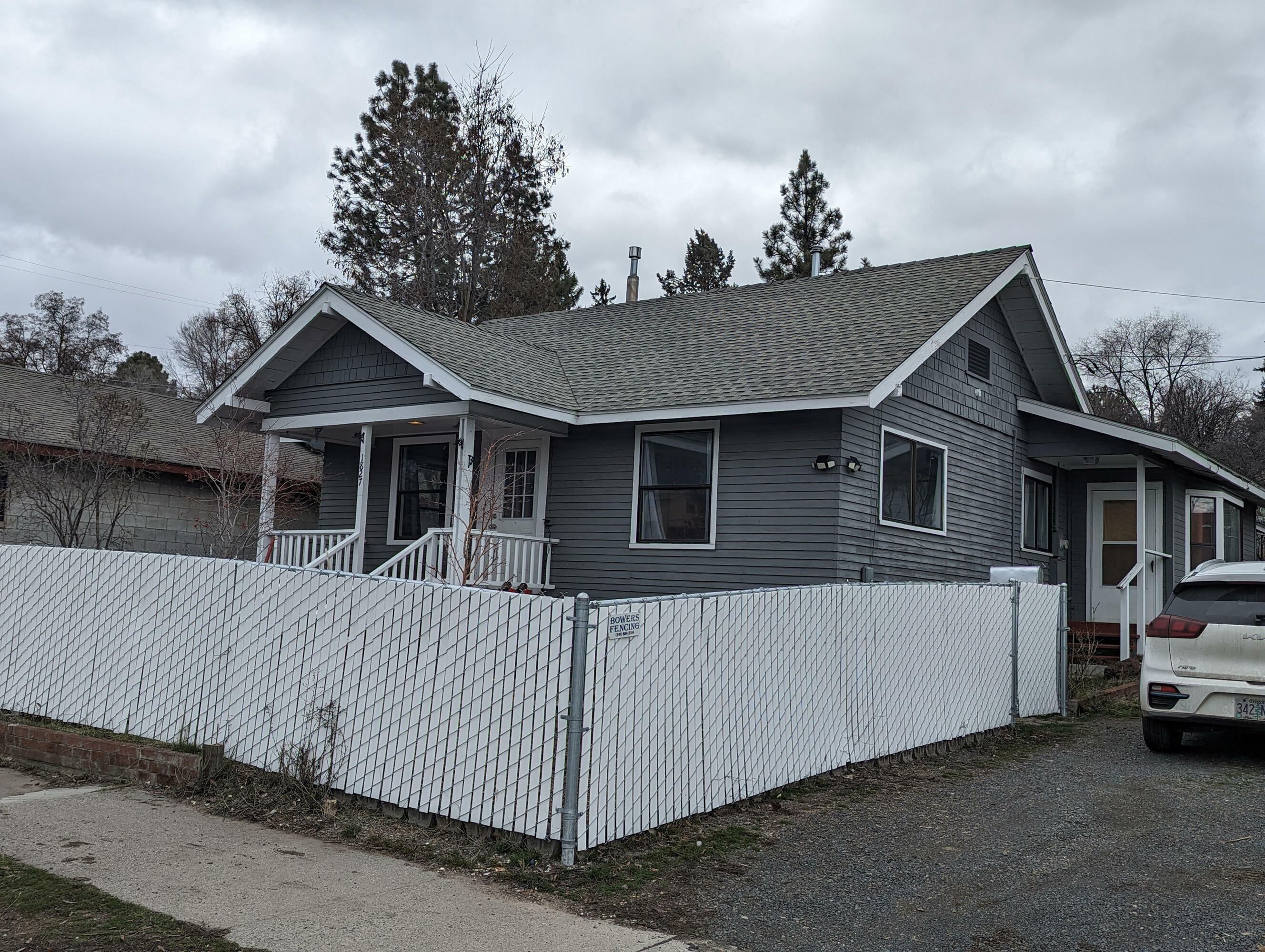 Property Photo:  1827 Oregon Avenue  OR 97601 