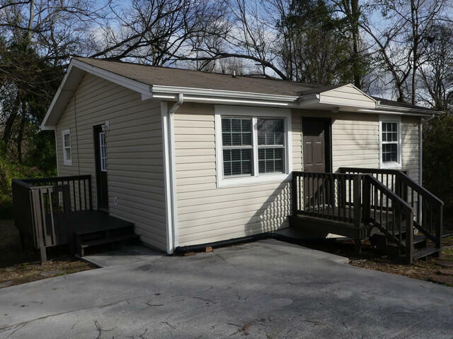 Property Photo:  1003 Knoxville Avenue  TN 37303 