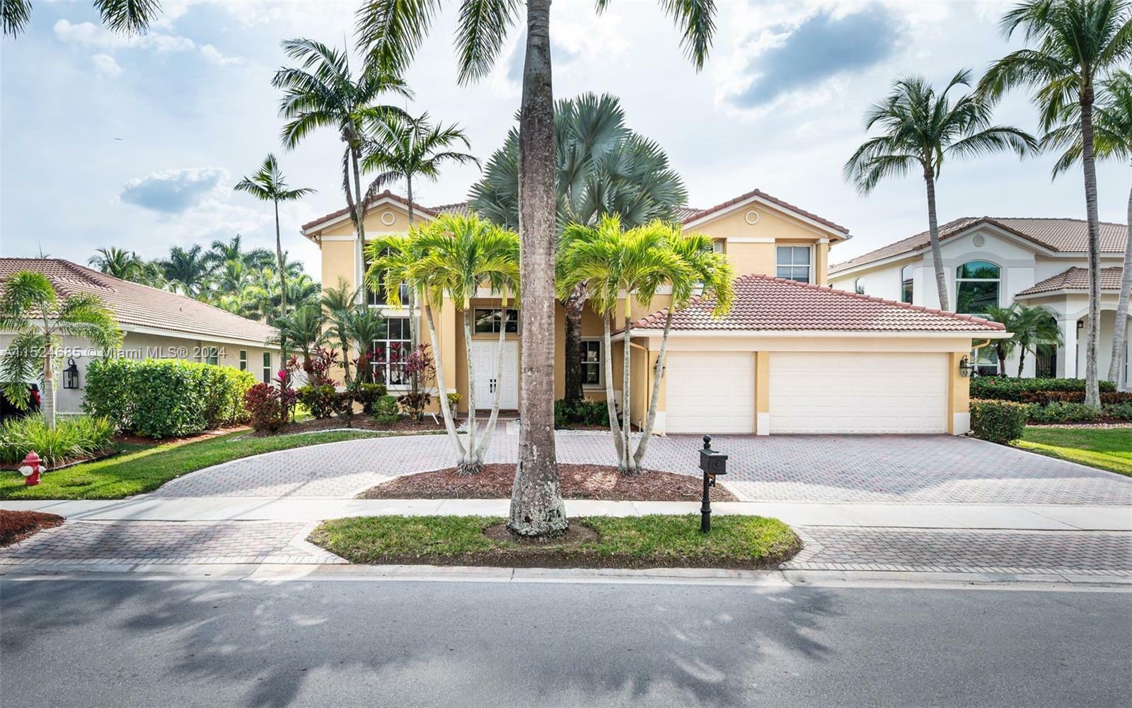 Property Photo:  1646 Victoria Pointe Ln  FL 33327 