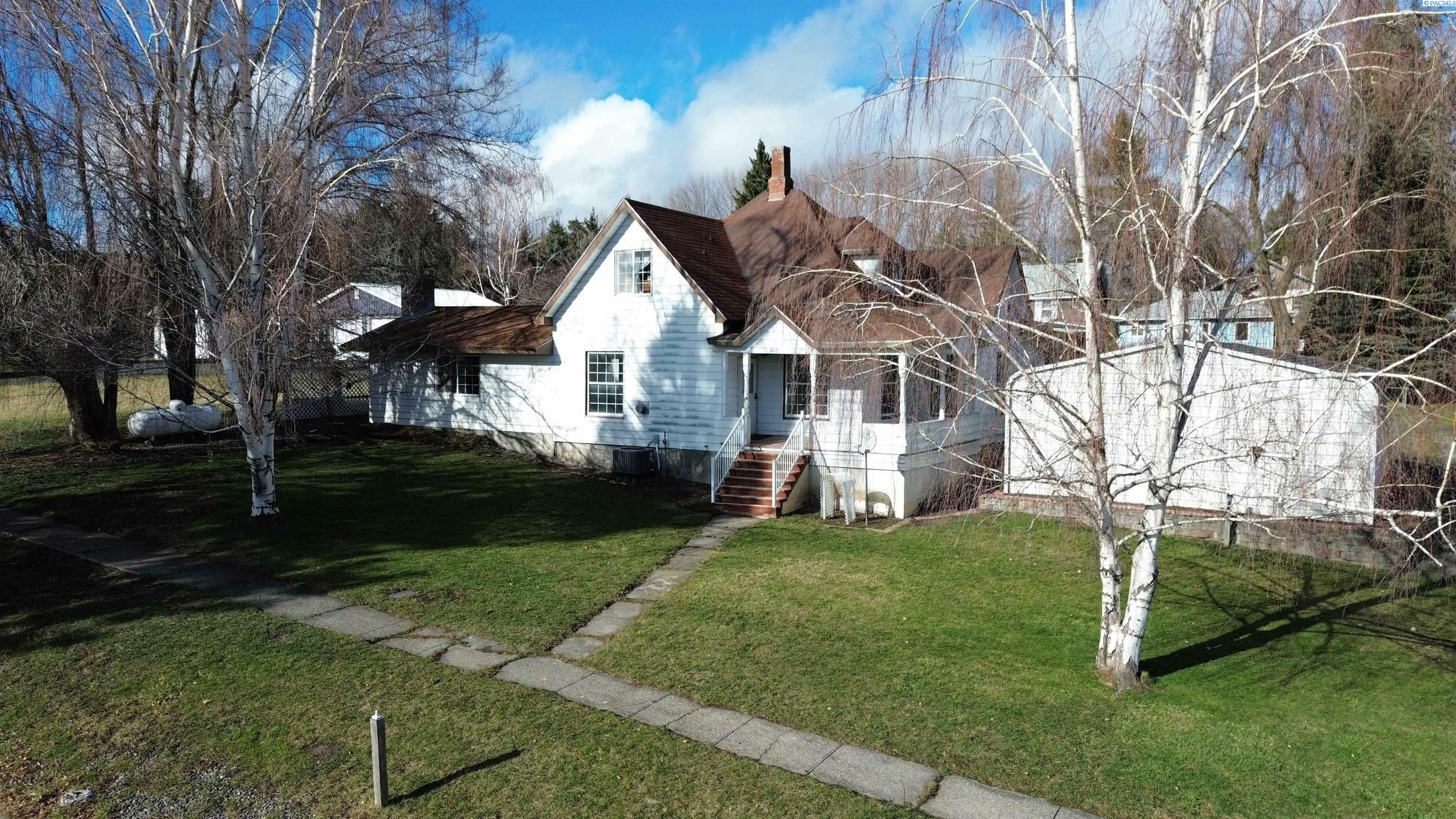 Property Photo:  802 W California St  WA 99130 