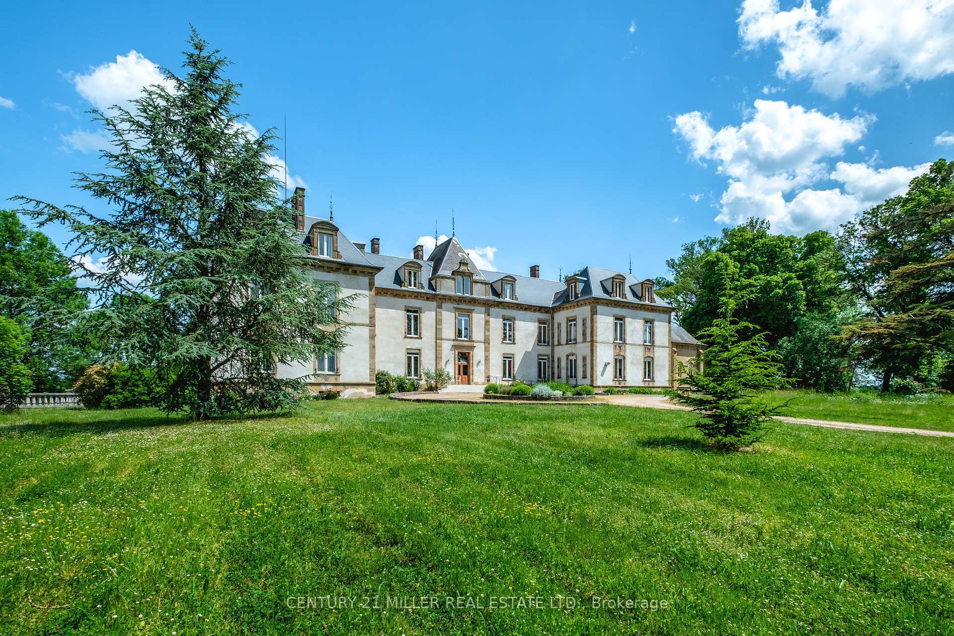Photo de la propriété:  58720 Chateau Du Chene    