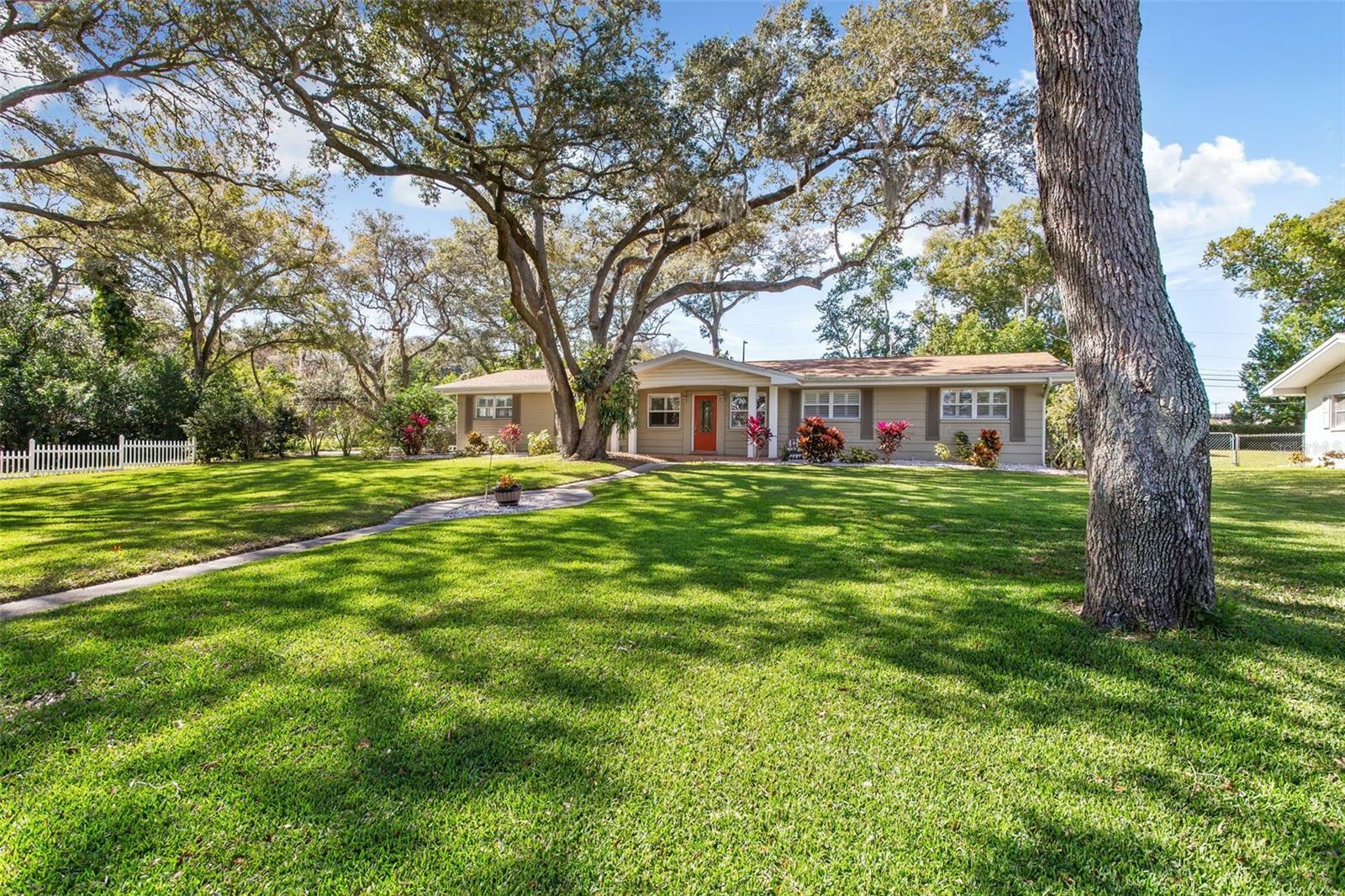 Property Photo:  602 Forest Glen Road  FL 33765 