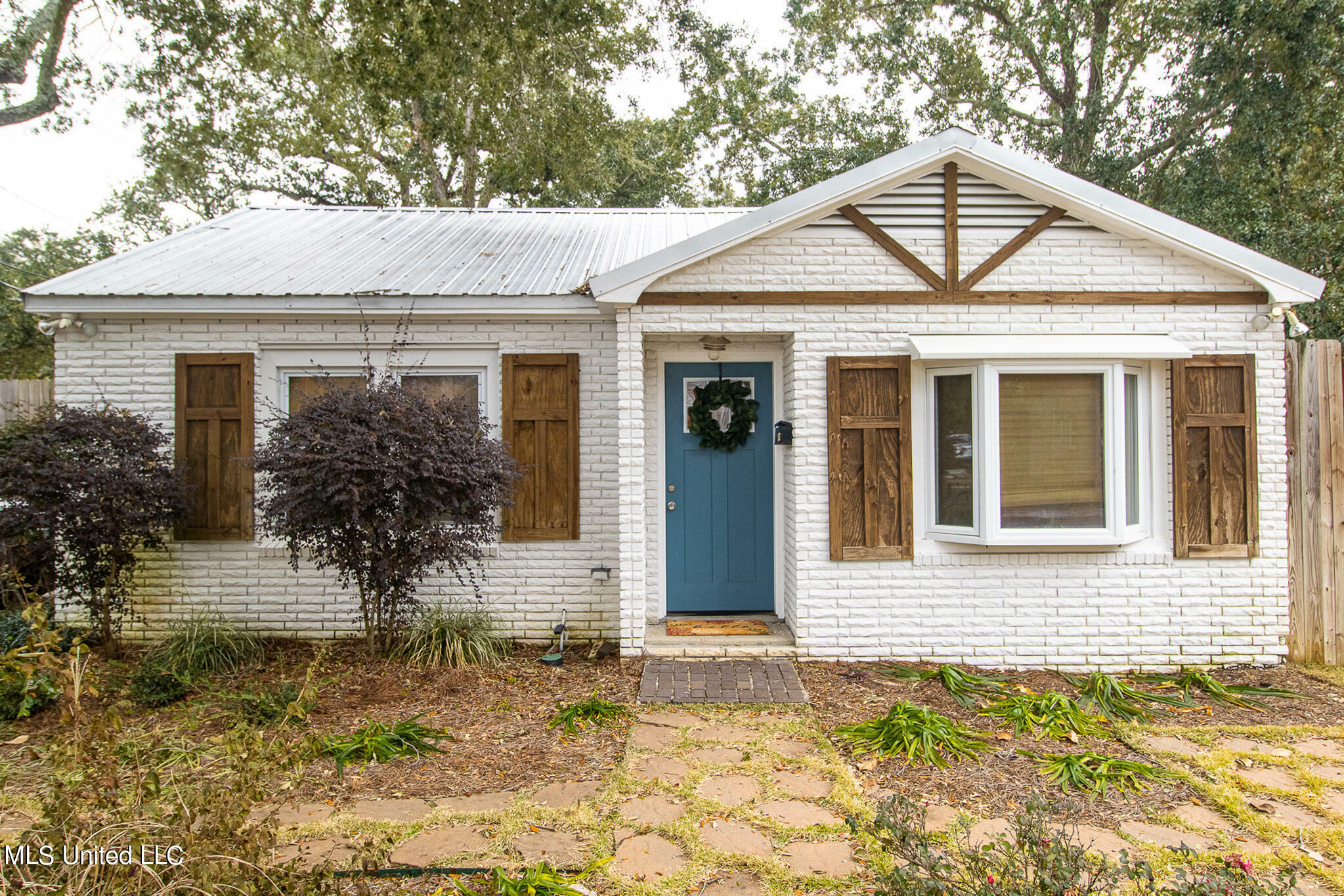 Property Photo:  132 Saint George Avenue  MS 39530 