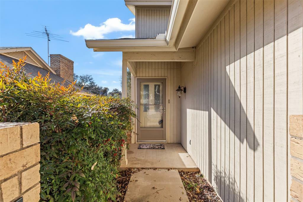 Property Photo:  4902 Walnut Place Court  TX 76049 