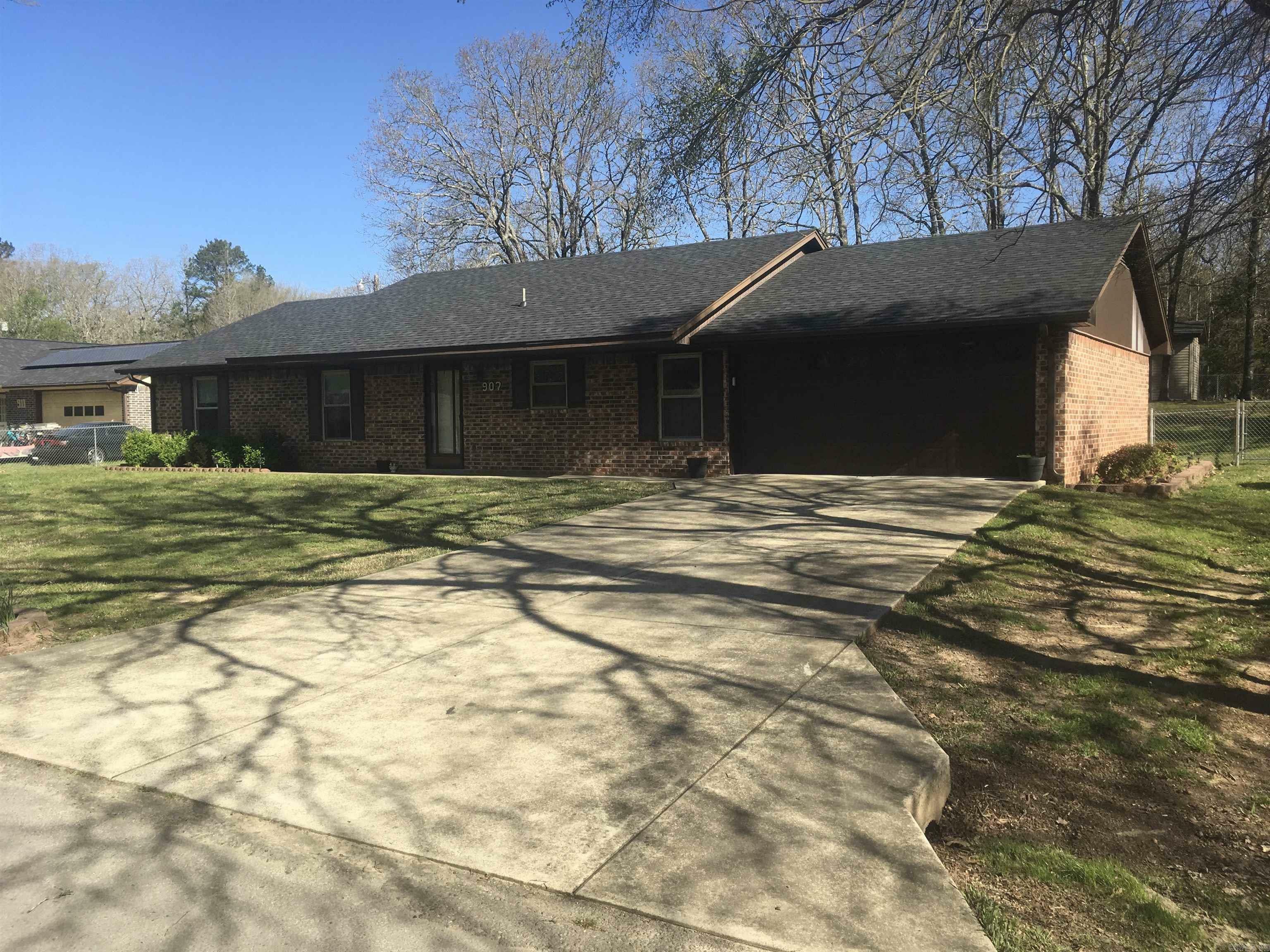 Property Photo:  907 Karen Drive  AR 71953-9999 