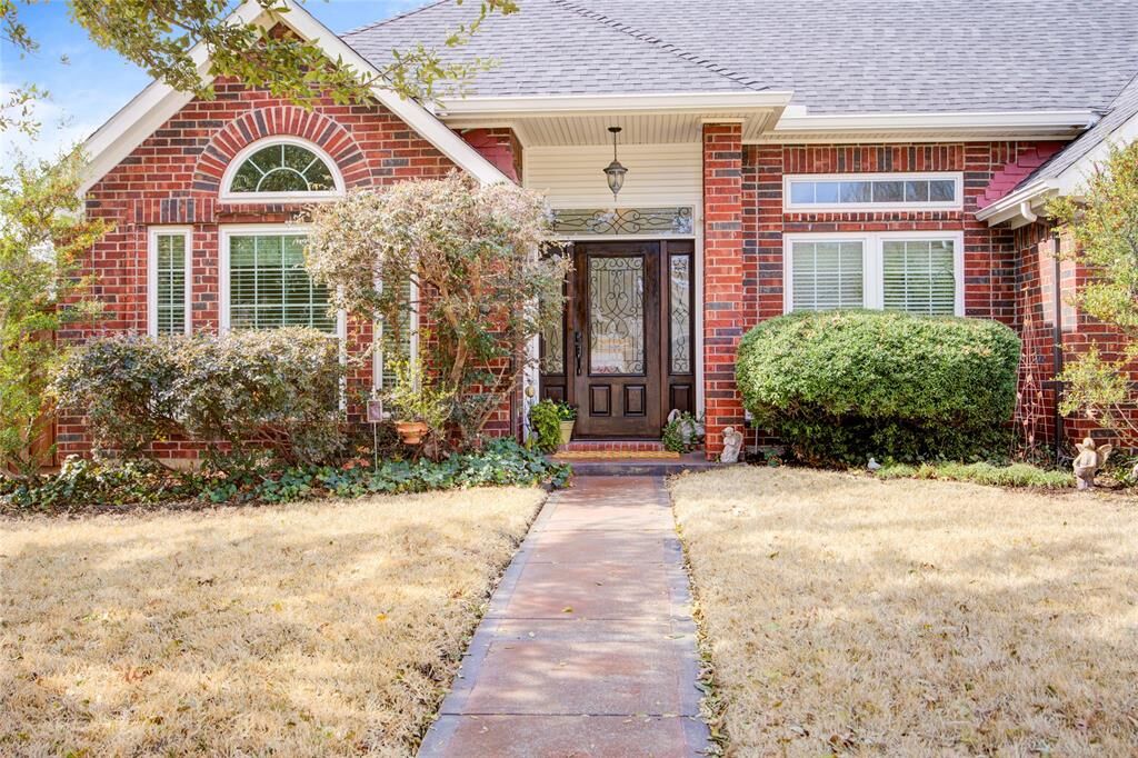 Property Photo:  4105 Scotland Drive  TX 75052 