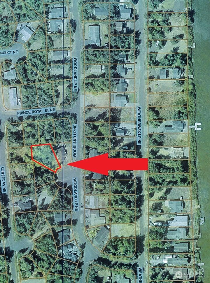 Property Photo:  621 Arcadia Court NE  WA 98569 