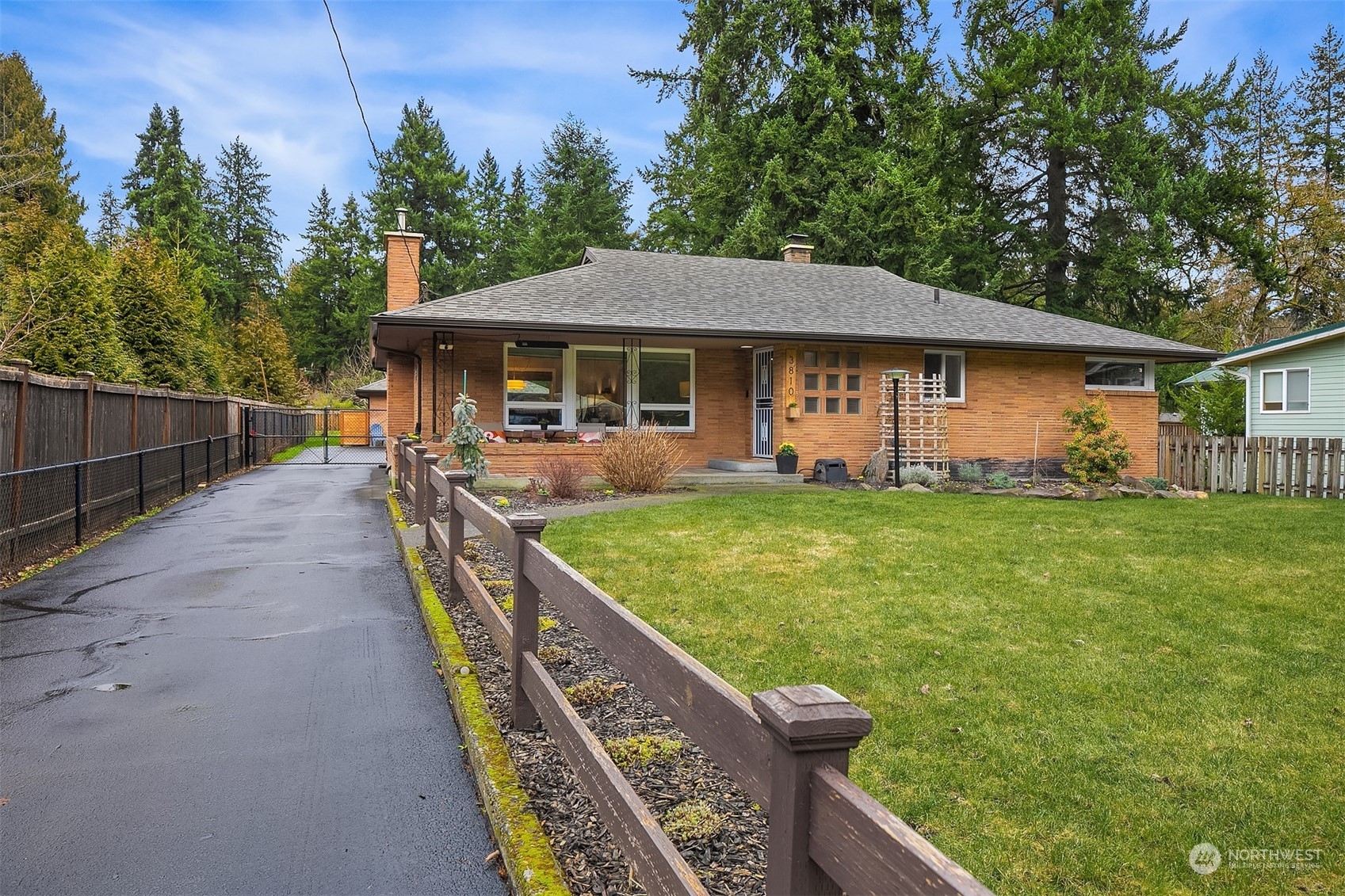 Property Photo:  3810 NE 178th Street  WA 98155 