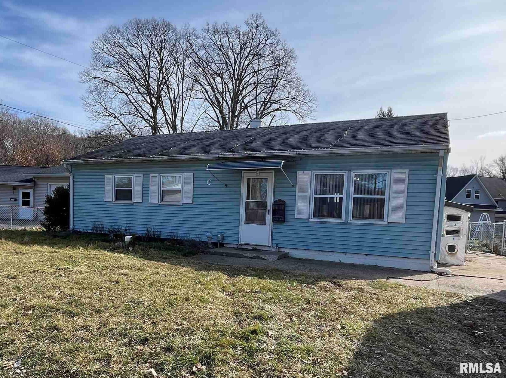 Property Photo:  200 Lincoln Road  IL 61554-1237 