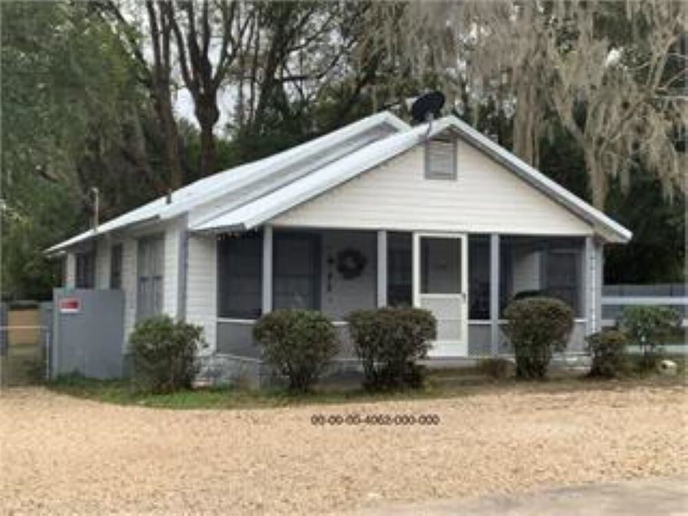 Property Photo:  590 NE Colin Kelly Highway  FL 32340 