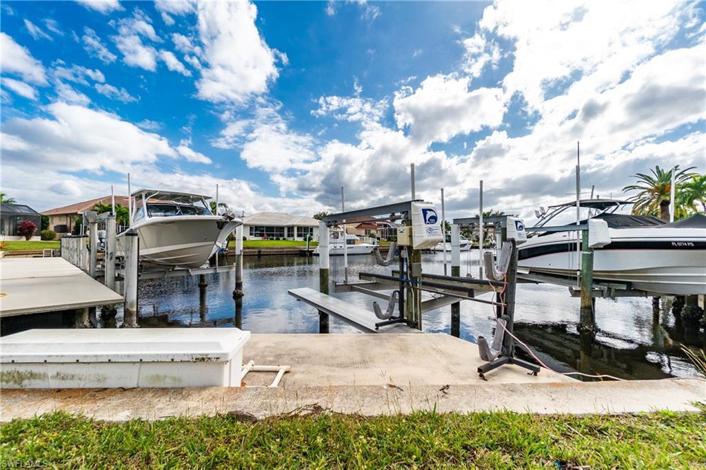 Property Photo: 3800 Saba Ct FL 33950