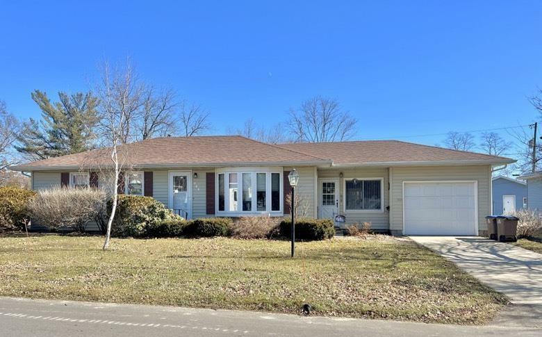 Property Photo:  409 4th Ave NE  IA 50662 