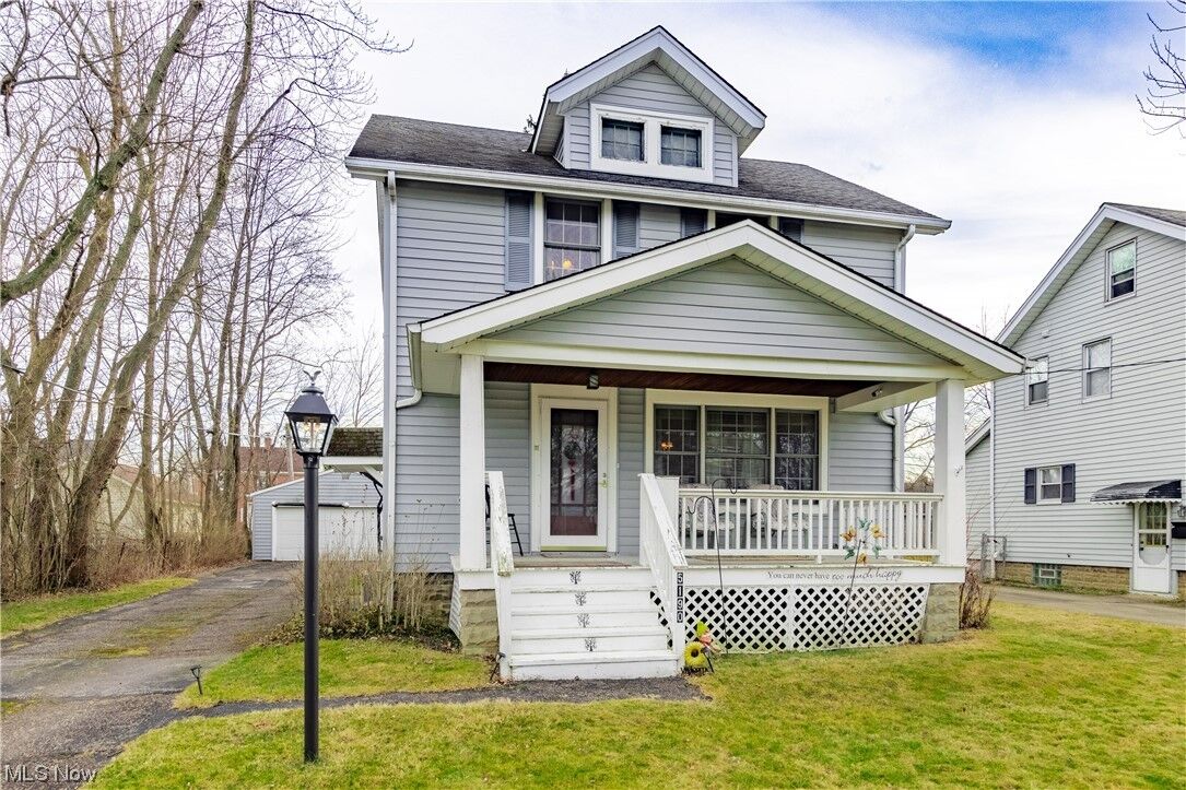 Property Photo: 5190 Oakmont Drive OH 44124