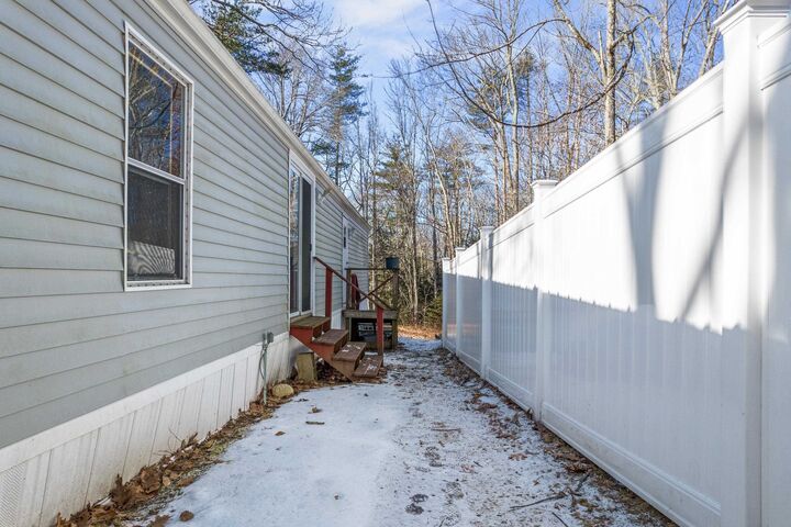 Property Photo:  20 Nottingham Road  NH 03077 