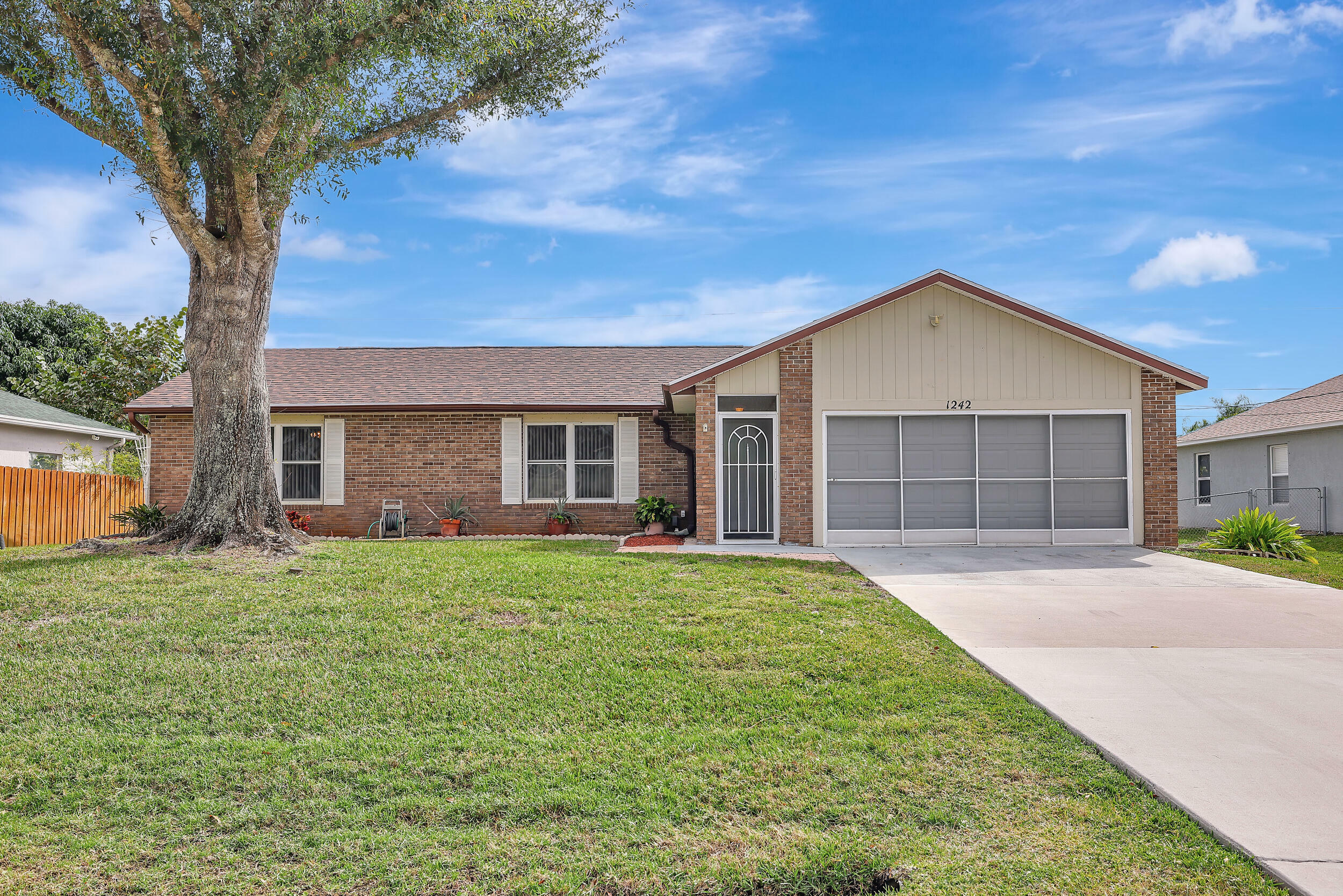 Property Photo: 1242 SW Aragon Avenue FL 34953