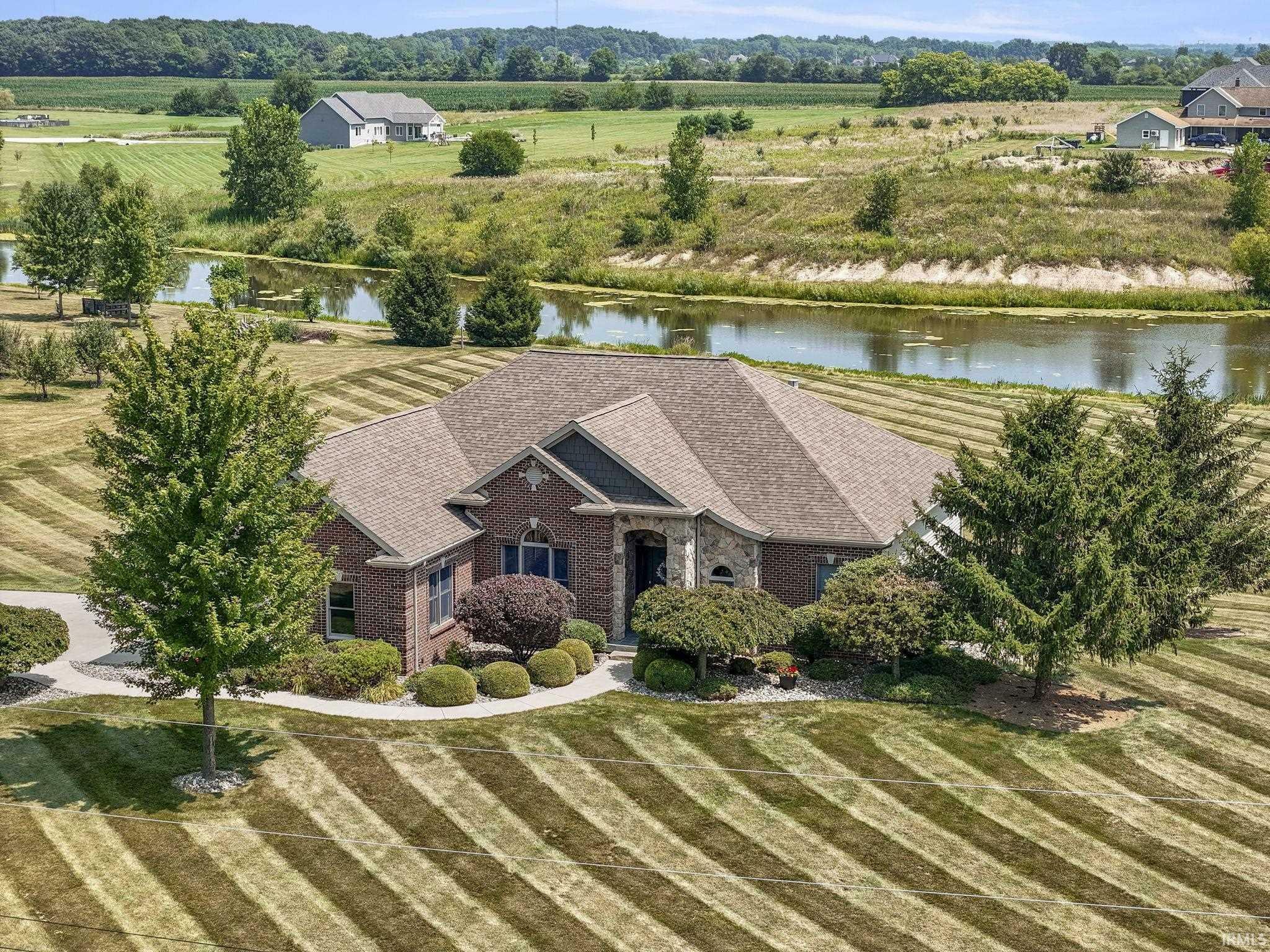 Property Photo: 10079 N 200 Road IN 46783-9490