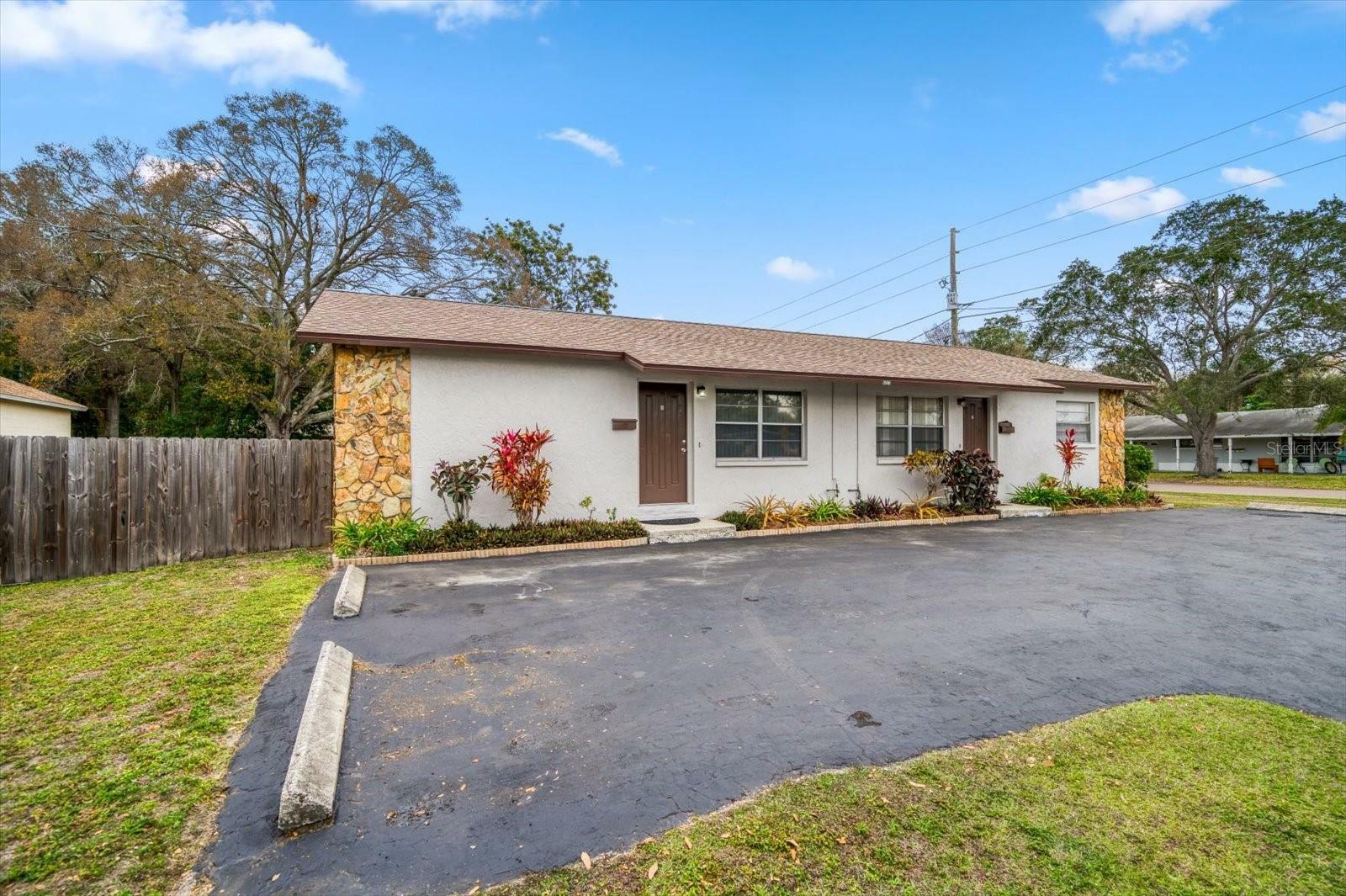 Property Photo:  6321 76th Avenue N  FL 33781 