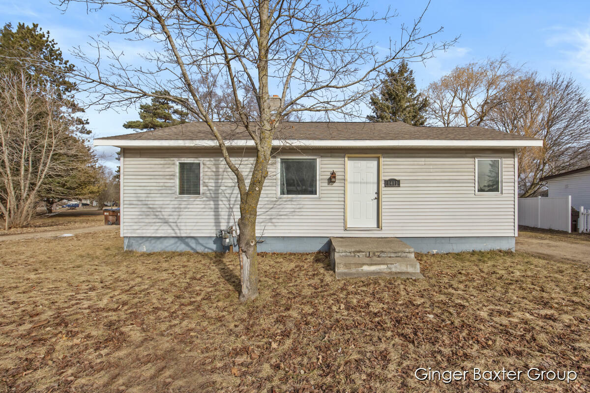Property Photo:  1411 Colburn Avenue  MI 49307 