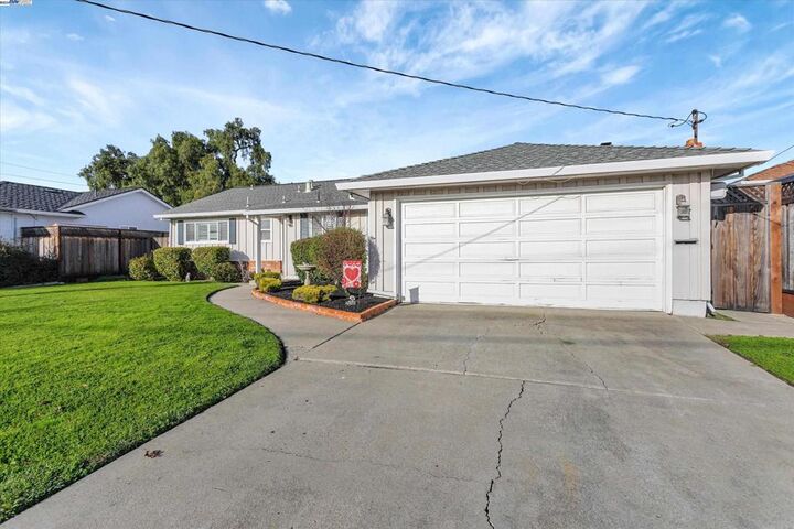 Property Photo:  38030 Alta Dr  CA 94536 