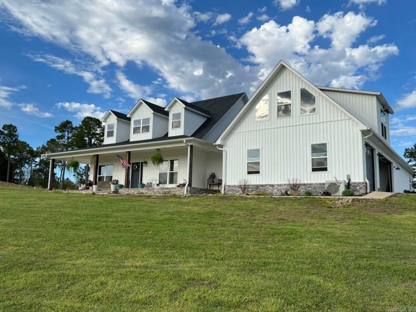 Property Photo:  181 County Road 2670  AR 72846 