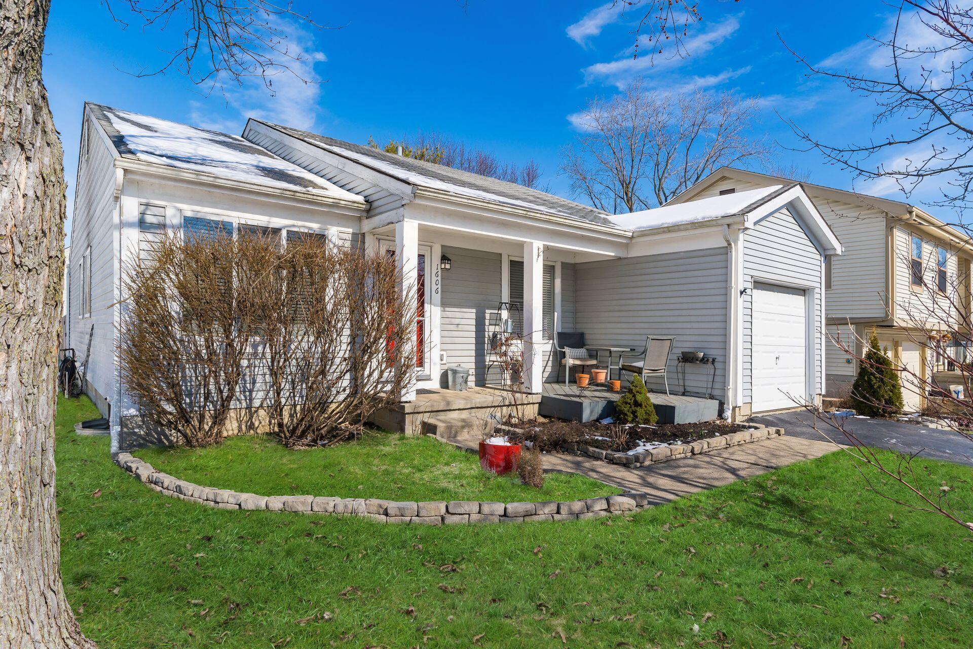 Property Photo: 1606 Grayling Court OH 43235