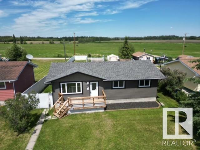 Photo de la propriété:  4908 56 Avenue  AB T0E 2M0 